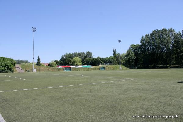 Stadion im. Józefa Pawełczyka obok - Czeladź