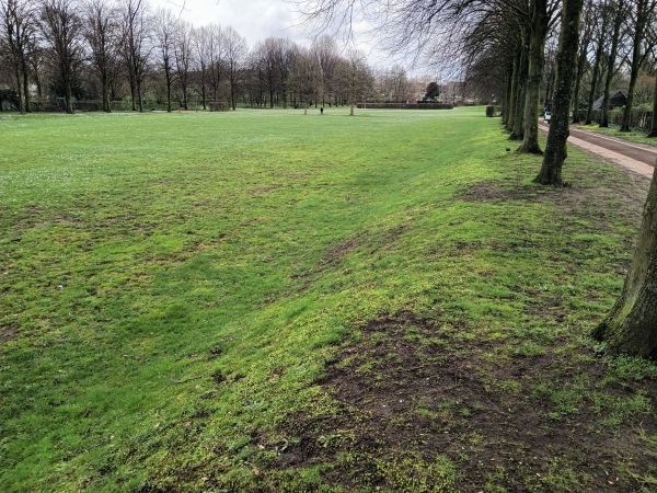 Sportplatz im Südpark - Düsseldorf-Oberbilk