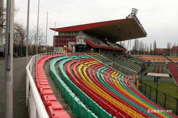 Friedrich-Ludwig-Jahn-Sportpark - Berlin-Prenzlauer Berg