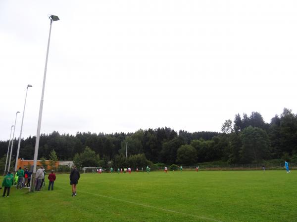 Sportplatz Schneegattern Nebenplatz - Krenwald