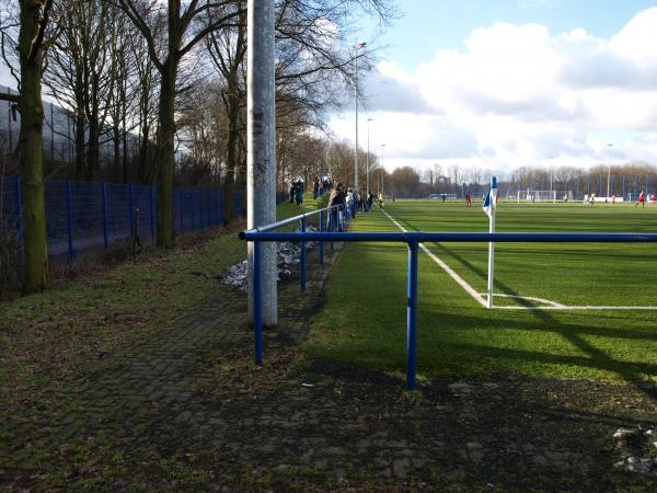 Bezirkssportanlage Westender Straße Kunstrasen II - Duisburg-Meiderich