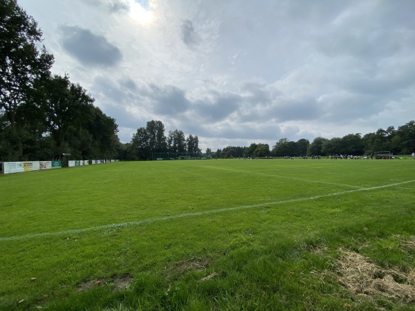 Sportplatz im alten Dorf - Ottersberg-Fischerhude