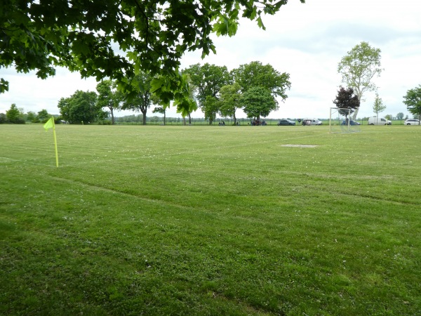 Sportplatz an der L332 - Lindendorf-Sachsendorf