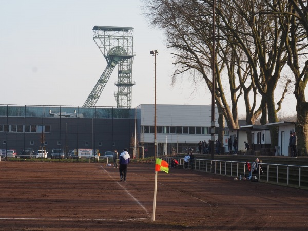 Bezirkssportanlage Duisburger Straße - Duisburg-Obermarxloh