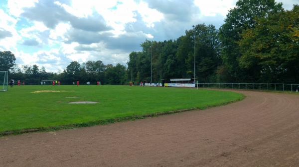 Stadion Kleine Heide - Wunstorf-Luthe