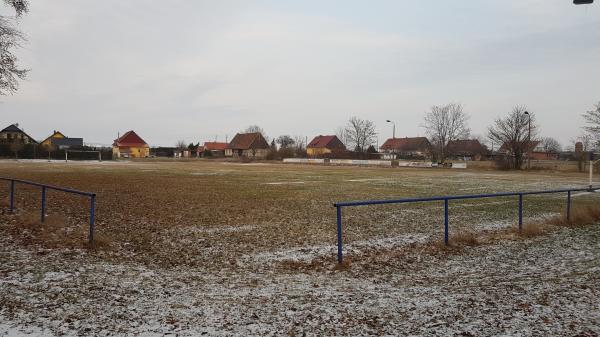 Sportplatz am Schloß - Greußen-Grüningen