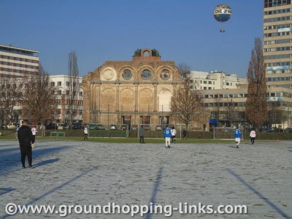 Lilli-Henoch-Sportplatz - Berlin-Kreuzberg