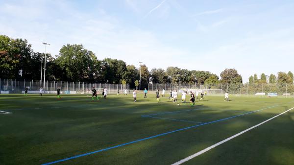 Sportanlage Sandhöfer Wiesen Platz 2 - Frankfurt/Main-Niederrad