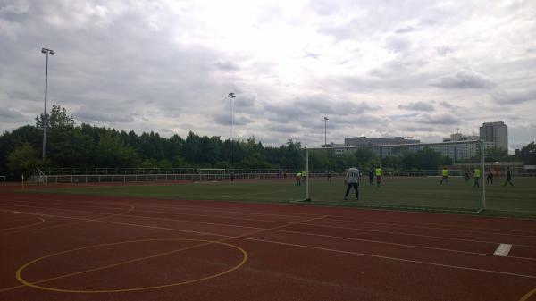 Sportplatz Hanns-Eisler-Straße - Berlin-Prenzlauer Berg