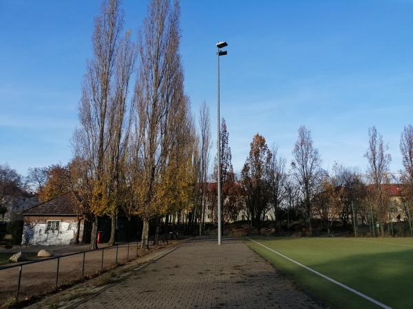 Volksparkstadion Nebenplatz 2 - Berlin-Mariendorf