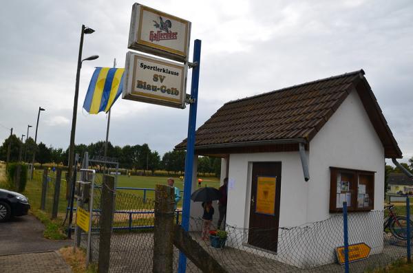 Sportplatz Am Schloßpark - Ausleben-Ottleben