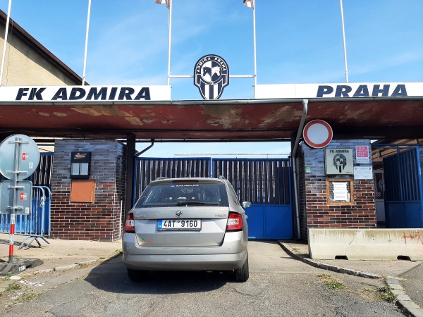 Stadion Na Pecích - Praha-Kobylisy