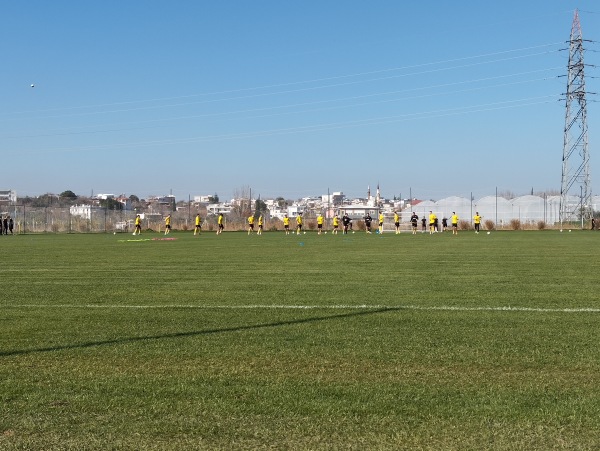 Never Give Up Football Center 2 - Lara
