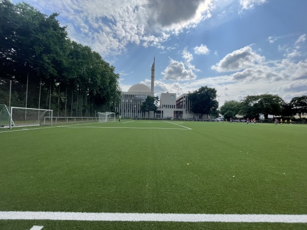 Prälat-Wolker-Anlage / Bezirkssportanlage Mitte Platz 3 - Köln-Ehrenfeld