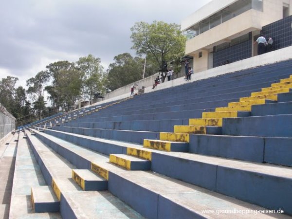 Estadio Revolución USAC - Ciudad de Guatemala