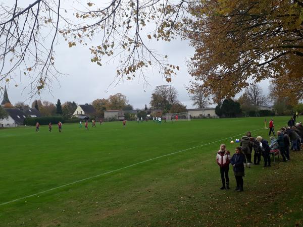 Sportstätte Rehnaer Straße - Carlow/Mecklenburg