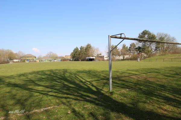 Schul- und Sportzentrum Senden - Platz hinter Dreifachturnhalle - Senden/Bayern