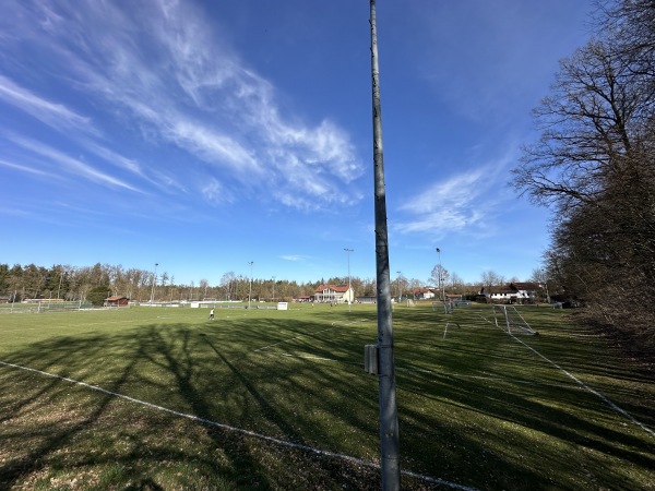 Waldstadion Nebenplatz - Teising
