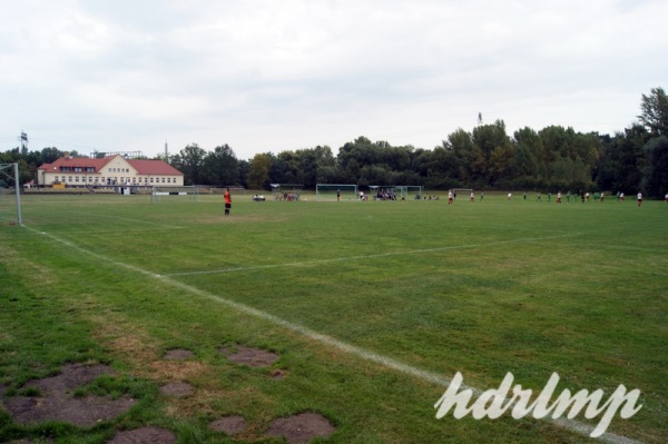 Südkampfbahn Nebenplatz (alt) - Leipzig-Dölitz