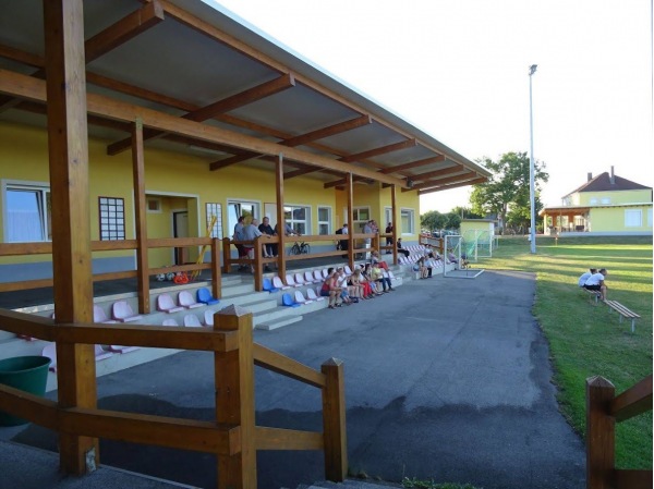 Sportplatz Lackendorf - Lackendorf