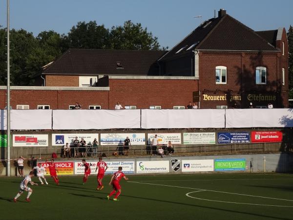 Naturstadion Mennrather Kull - Mönchengladbach-Mennrath