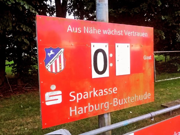 Sportplatz an der Grundschule - Rosengarten bei Harburg-Vahrendorf