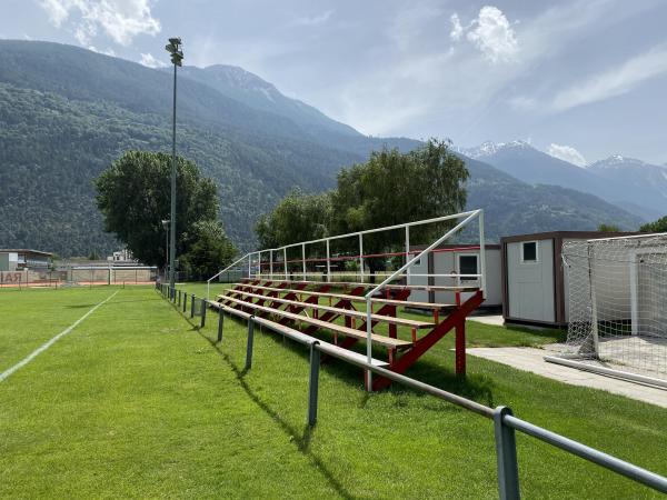 Sportplatz Hallenbad - Steg