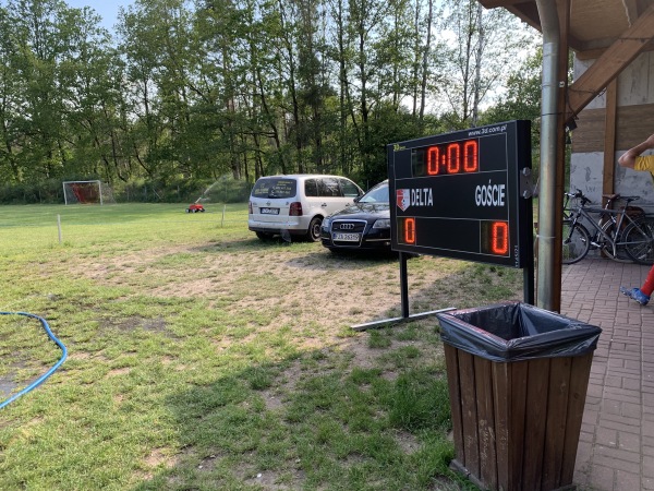 Boisko w Sieniawie Żarskiej - Sieniawa Żarska