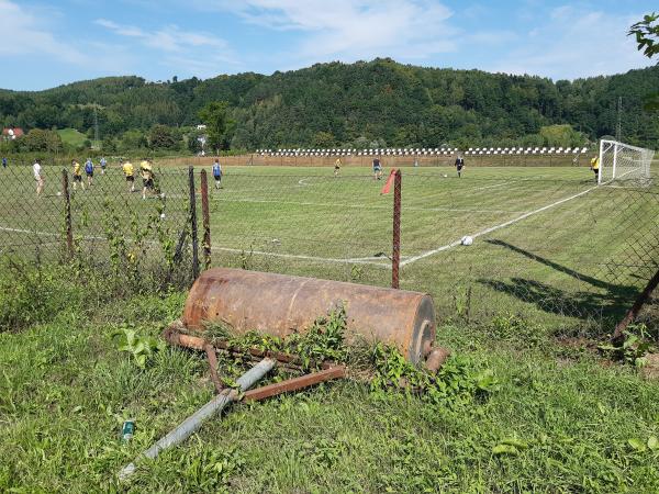 Stadion Gminy Gródek nad Dunajcem w Rożnowie - Rożnów