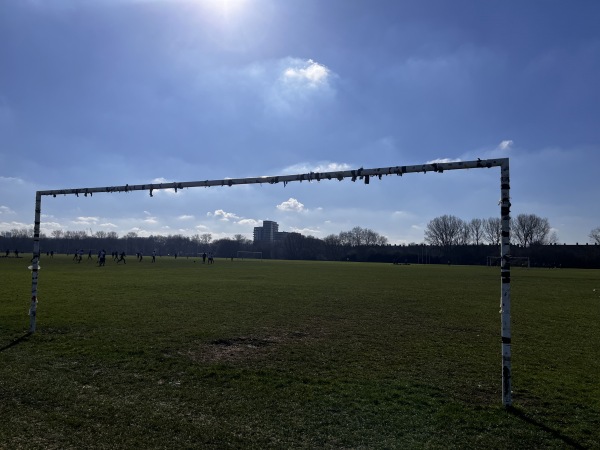 Hackney Marshes pitch S16 - Hackney Wick, Greater London