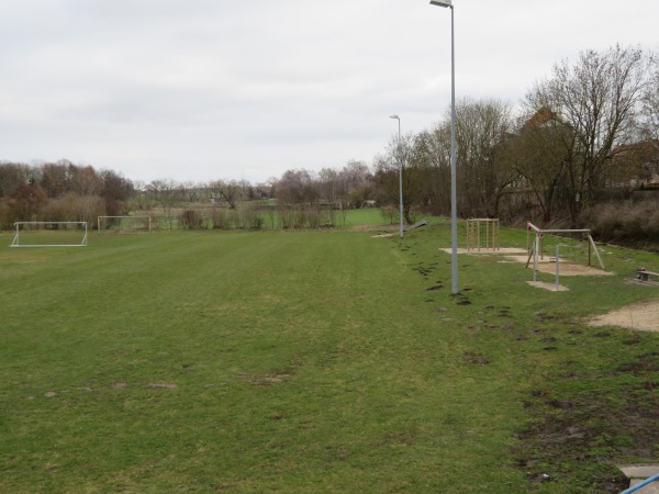 Sportplatz am Denkmal - Hötensleben