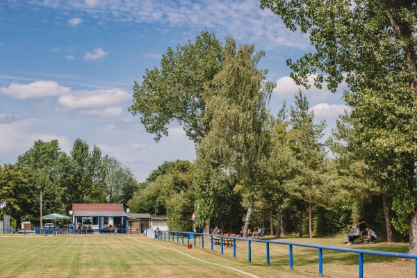 Glück-Auf-Sportstätte - Neukieritzsch-Deutzen