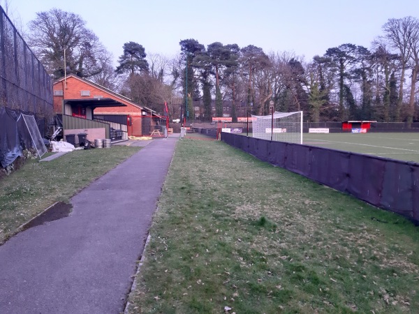 Redding Way - Knaphill, Surrey