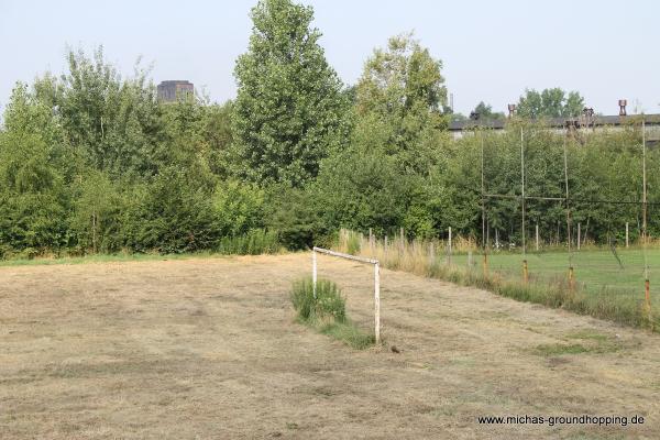 Stadion GKS Rozbark obok - Bytom