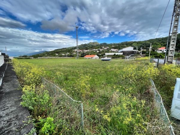 Campo de Futebol da Calheta de Nesquim - Calheta de Nesquim, Ilha da Picos, Açores