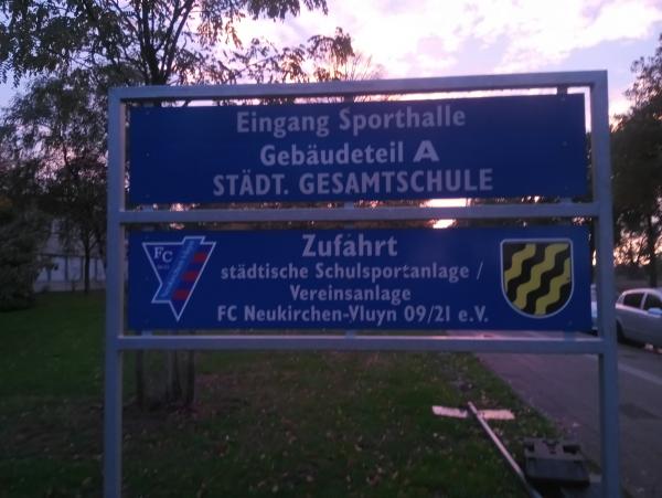 Sportplatz am Schulzentrum - Neukirchen-Vluyn