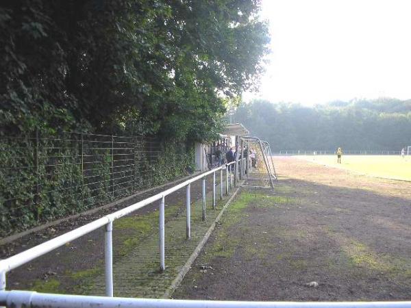 Karl-Hirsch-Stadion der Bezirkssportanlage Zur Burkuhle - Bochum-Kornharpen