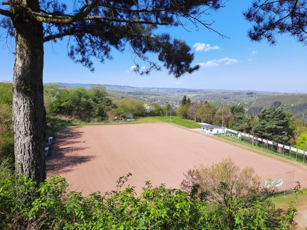 Kappe-Kaul-Stadion - Brohl-Lützing-Niederlützingen
