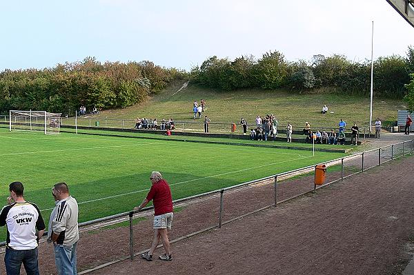 Uwe-Becker-Stadion - Worms-Pfeddersheim