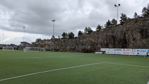 Skålevik idrettsplass - Fjell