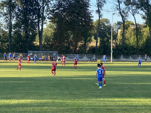 Stadion w Niedźwiedź - Niedźwiedź