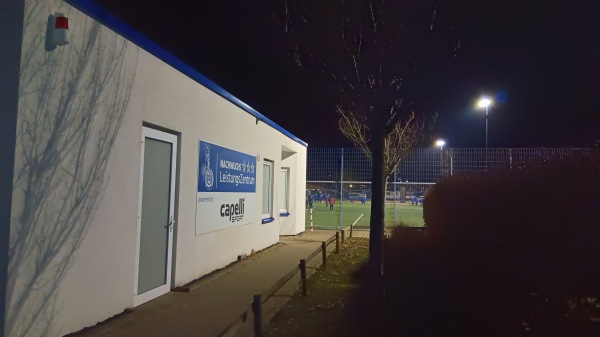 Bezirkssportanlage Westender Straße Kunstrasen I - Duisburg-Meiderich