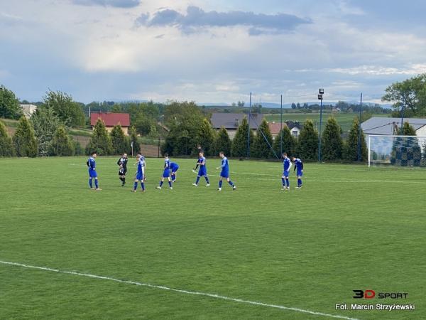 Boisko w Kocmyrzówie - Kocmyrzów