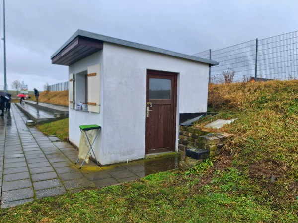 Sportplatz an der B80 2 - Seegebiet Mansfelder Land-Lüttchendorf