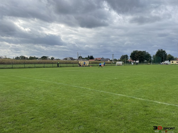 Boisko w Wielkim Lubieniu - Dragacz