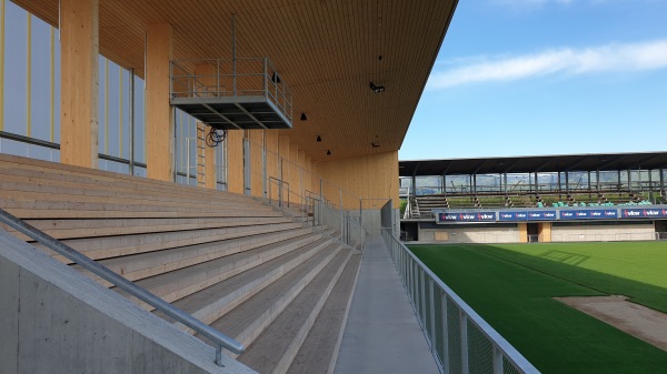 Umbau der drei Tribünen