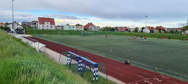 Stadion MOSiR w Żary Boisko obok  - Żary