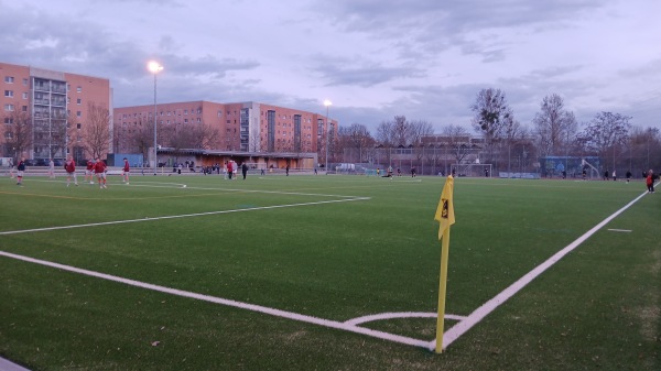 Sportplatz Oschatzer Ring - Berlin-Hellersdorf