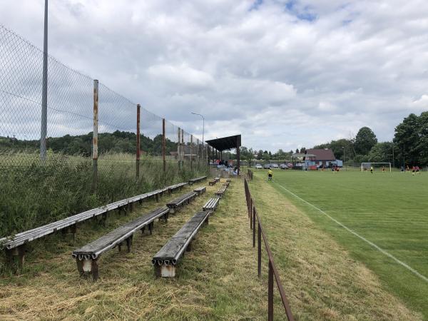 Boisko w LKS Grodzisko Raciechowice - Raciechowice