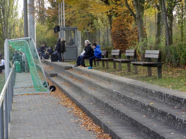 Sportplatz Am Zehntenhof - Wiesbaden-Schierstein